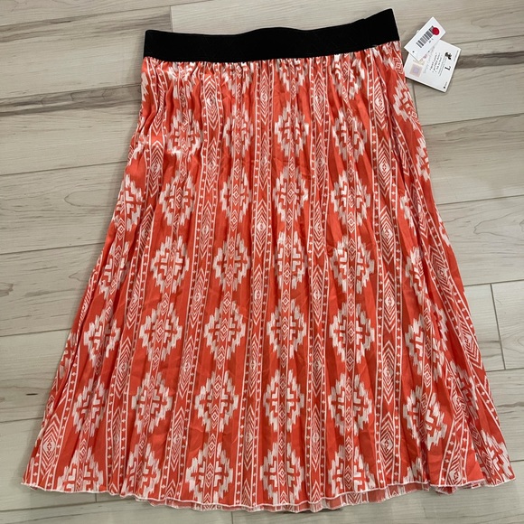 NWT Luluroe boho Aztec design Aline pleated skirt